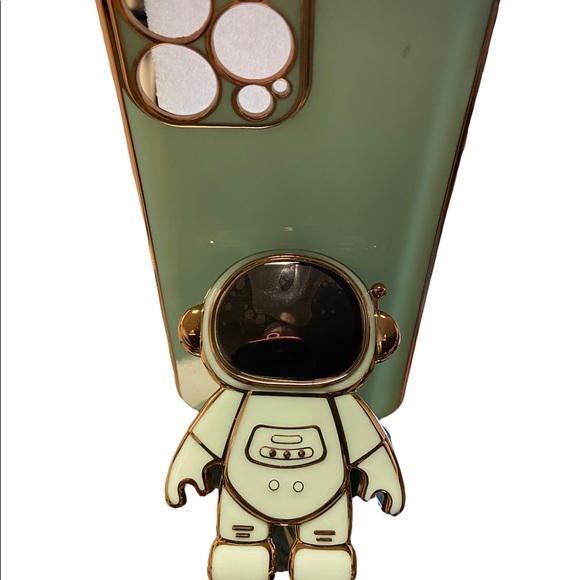 iPhone case for 13/13 pro max /12/12pro max only - Picture 6 of 9